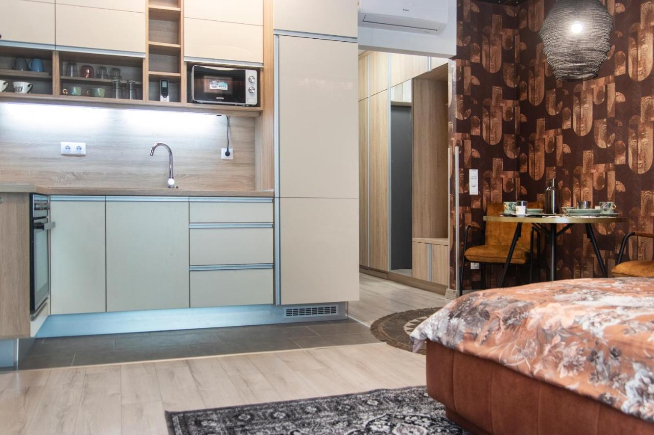 Grand Suites Corvin Budapeste Exterior foto