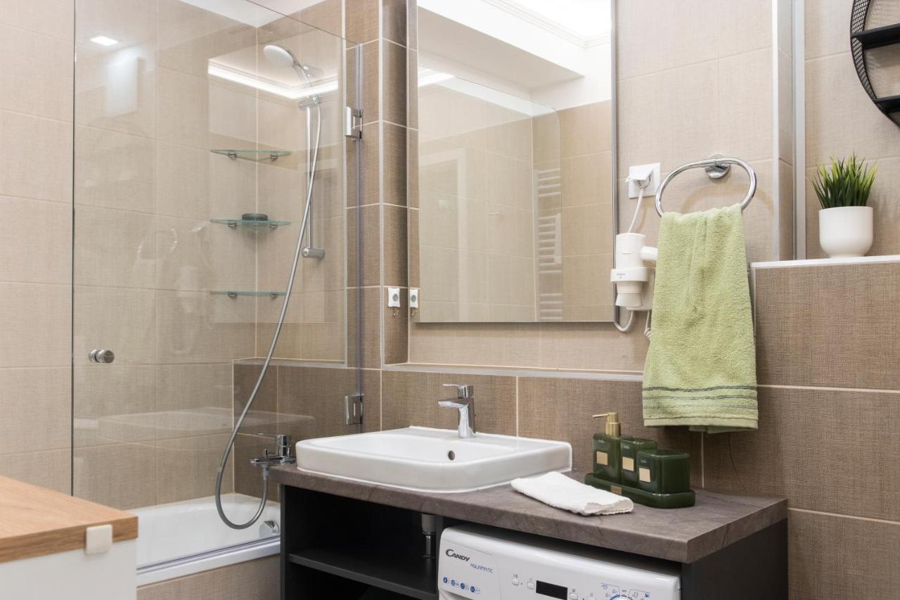 Grand Suites Corvin Budapeste Exterior foto