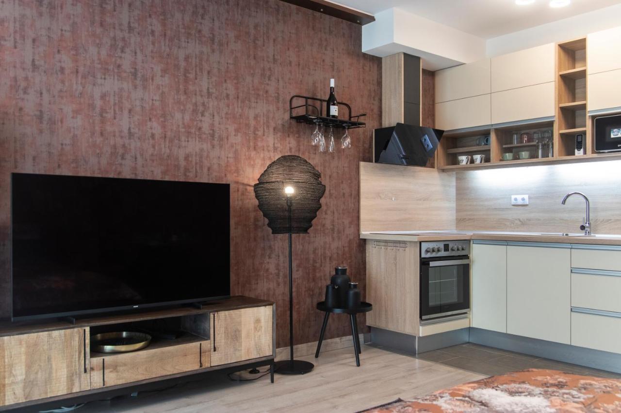Grand Suites Corvin Budapeste Exterior foto