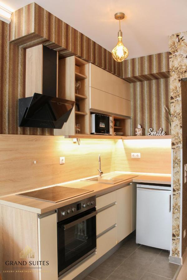 Grand Suites Corvin Budapeste Exterior foto