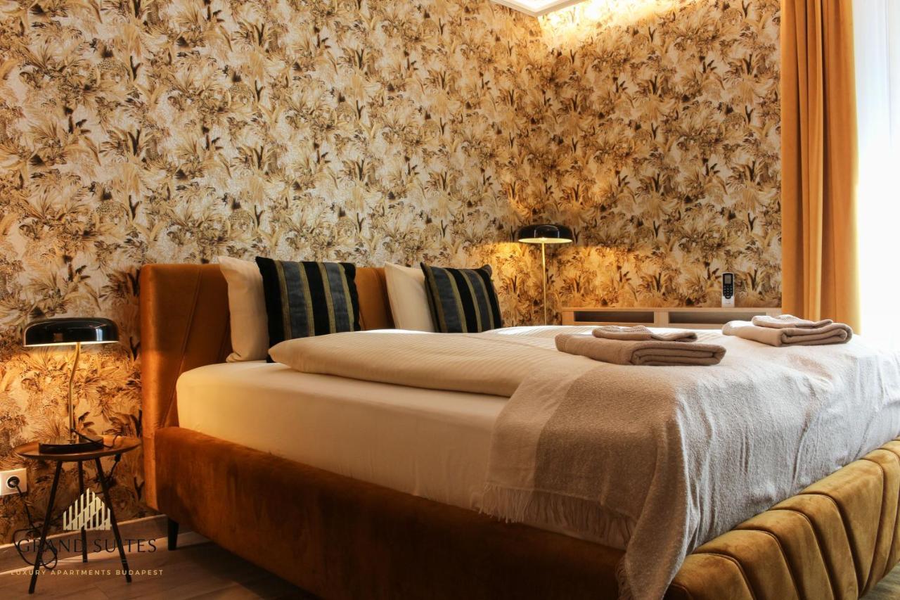 Grand Suites Corvin Budapeste Exterior foto
