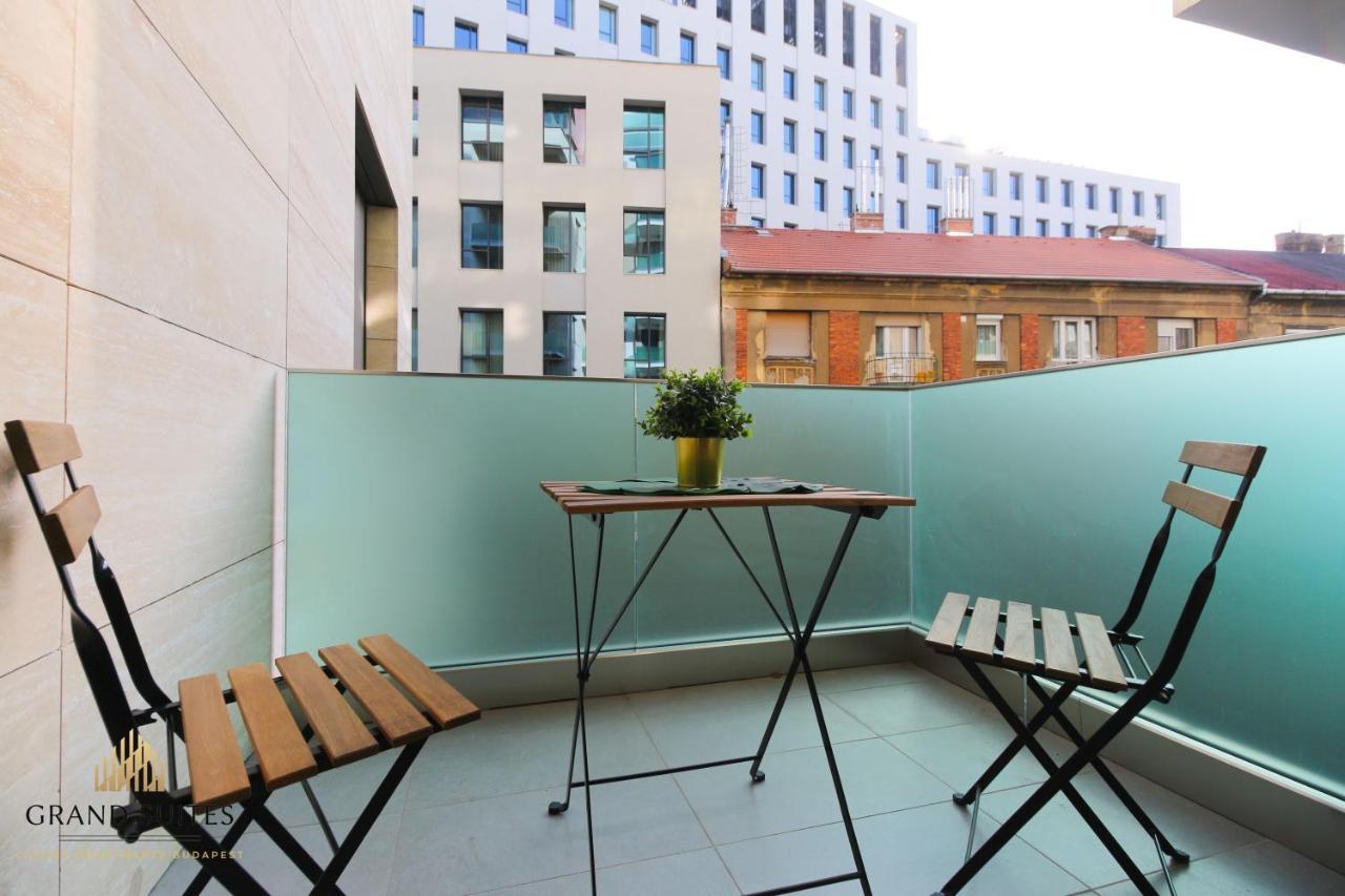 Grand Suites Corvin Budapeste Exterior foto