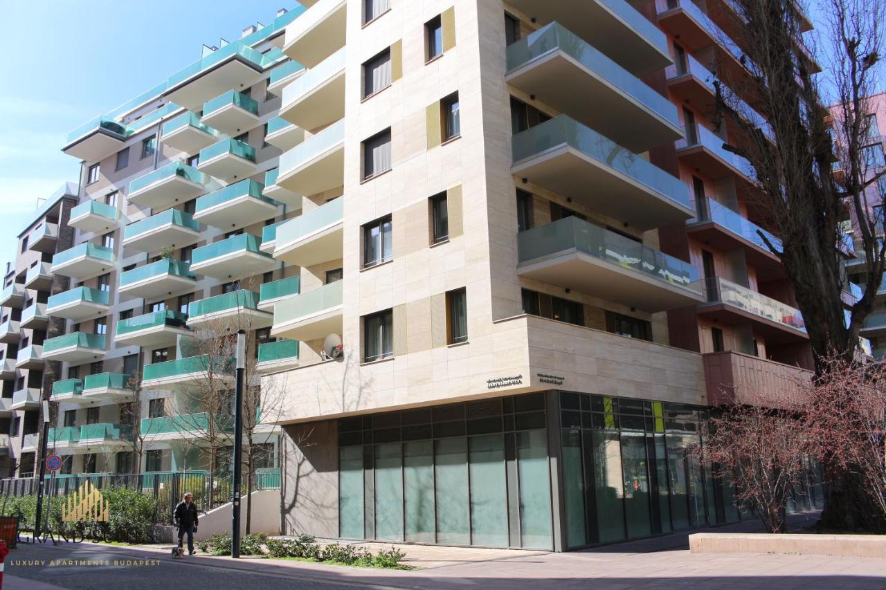 Grand Suites Corvin Budapeste Exterior foto
