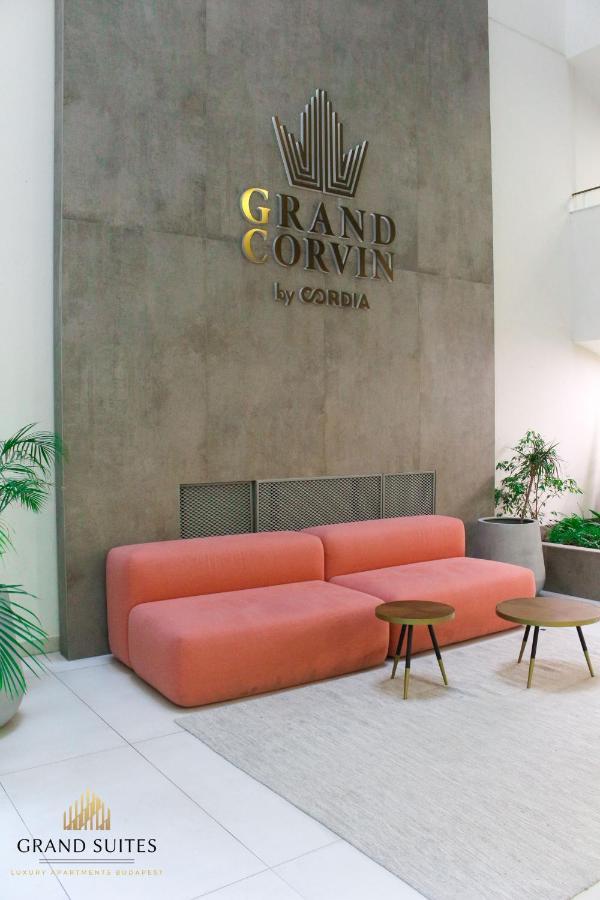 Grand Suites Corvin Budapeste Exterior foto