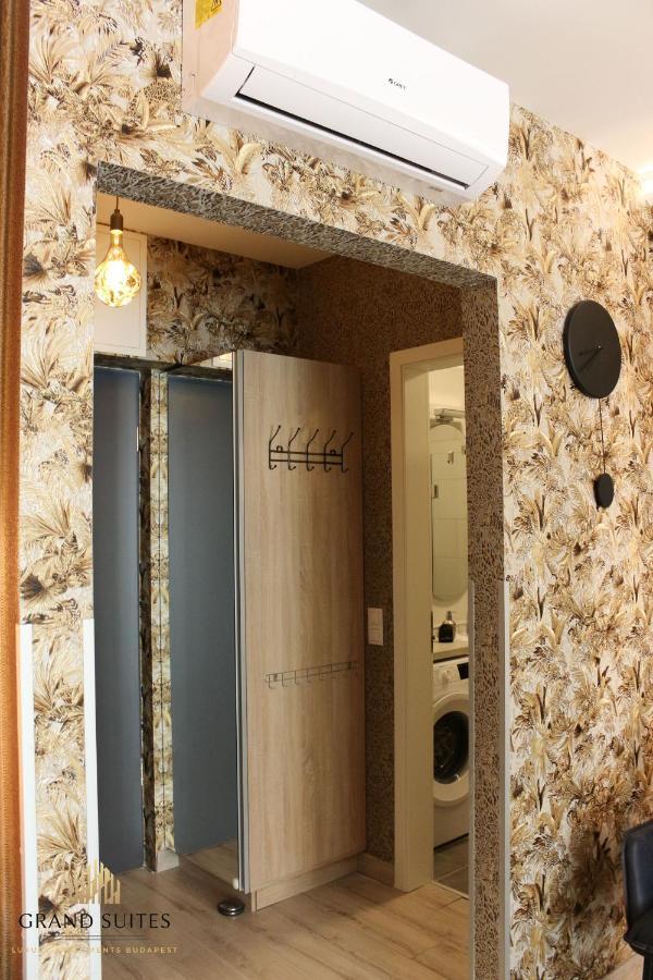Grand Suites Corvin Budapeste Exterior foto